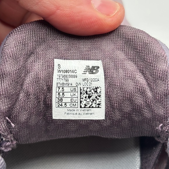 New Balance Fresh Foam 1080v14 Purple Pink Running Shoes Women Sz 7.5B W108014C - Picture 2 of 8